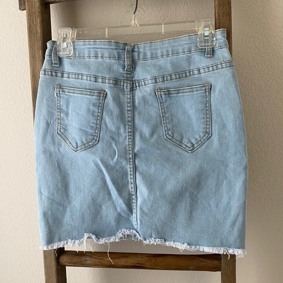 NWOT - denim skirt size M - Picture 2 of 4